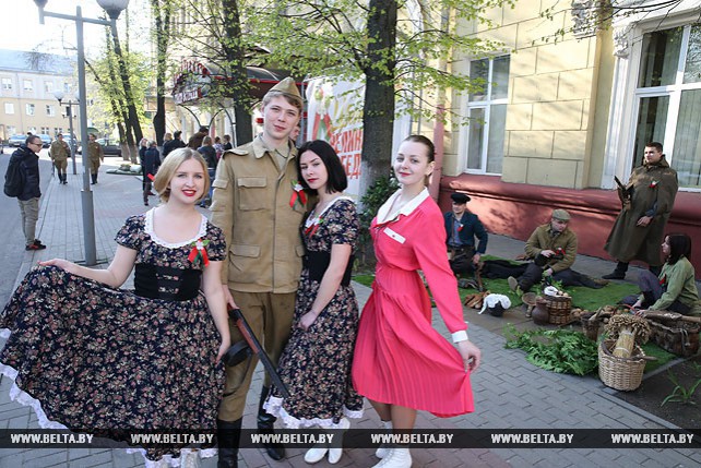 В Молодежном театре эстрады представили концертную программу "Цветы Великой Победы"