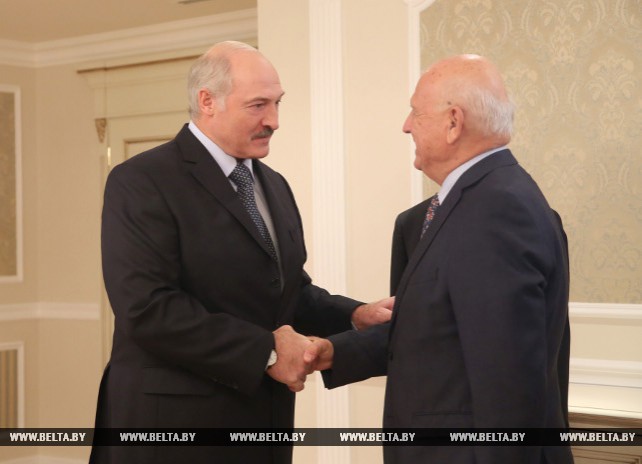 Лукашенко встретился с исполняющим обязанности президента Европейских олимпийских комитетов Янезом Кочианчичем