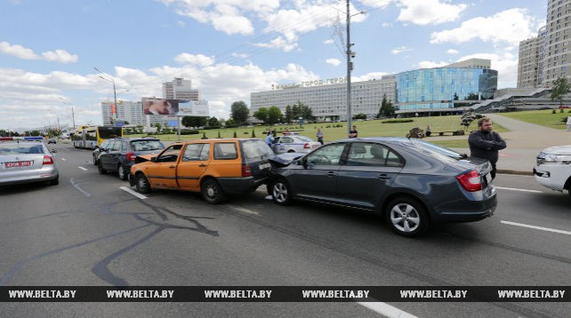 ДТП с участием четырех автомобилей произошло в Минске на проспекте Победителей