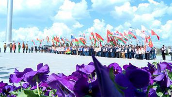 Открытие третьего трудового семестра состоялось на площади Государственного флага
