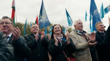 Чествование династий и концертная программа. Минчане отмечают Праздник труда в парке Победы