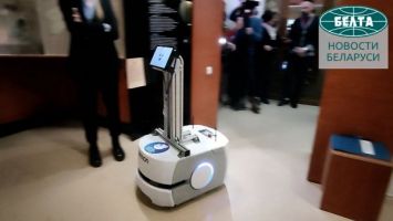 Кибермузей в Бресте: робот проводит экскурсии
