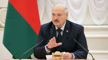 Лукашенко: Это просто безумство! // Про контрнаступ, НАТО и мир в Украине || "Неделя Президента"