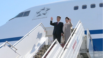 Председатель КНР Си Цзиньпин прибыл с государственным визитом в Беларусь