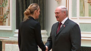 Лукашенко вручил Государственные премии и госнаграды работникам различных сфер