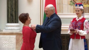 Обозреватель БЕЛТА и представитель БСЖ удостоена звания заслуженного деятеля культуры Беларуси