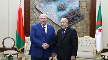 Лукашенко: Здесь сказочная природа! // Большая командировка Лукашенко: АЛЖИР И ОМАН! | Декабрь 2025