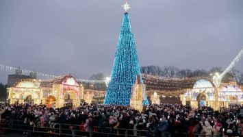 Главную елку страны зажгли в Минске
