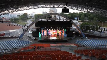 На площадке "Славянского базара" начались репетиции и технические испытания сценического оборудования и света