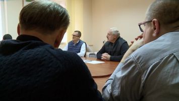 "Конституцию на улице не напишешь" - Лукашенко встретился в СИЗО КГБ с представителями оппозиционных движений