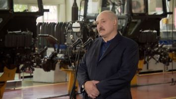 Лукашенко о приватизации: как мы можем распродавать заводы, которые создавались поколениями?