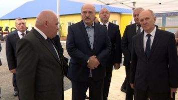 Лукашенко намерен в каждой области посетить отдаленные райцентры