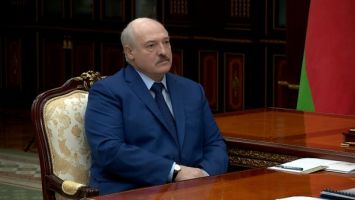 Лукашенко предлагает рассмотреть вопрос о введении ответственности за получение зарплат в конвертах