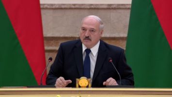 Лукашенко рассказал о "малых и больших каруселях" при сборе подписей за выдвижение кандидатов