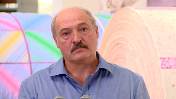Лукашенко: давайте поживем на своих товарах и отдохнем у себя в Беларуси