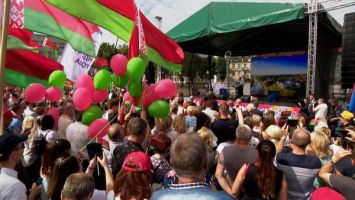 "Гродненская земля - это наша земля" - Лукашенко пришел на митинг в Гродно