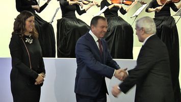 Владимир Макей и главы диппредставительств посетили завод "Зорка"