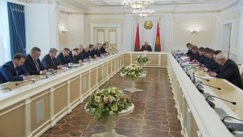 "Должны быть честные, справедливые выборы" - Лукашенко собрал совещание по парламентской кампании