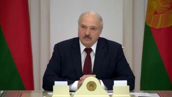 Лукашенко: против нас развернули уже не информационную, а террористическую войну по отдельным направлениям. Мы это должны пресечь