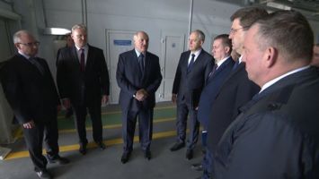 Лукашенко жестко предостерег бизнес от увольнения людей в сложное время