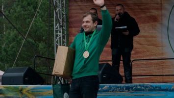 &quot;И спорт, и отдых, и командная работа!&quot; Четвертый чемпионат по колке дров прошел в Минском районе