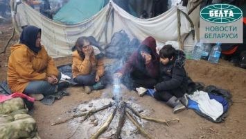"Почти все дети простужены": четвертый день лагеря беженцев на белорусско-польской границе