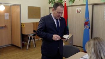 Головченко досрочно проголосовал на выборах 