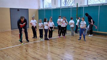 Хоккеисты команды "Юность-Минск" провели урок физкультуры в столичной гимназии
