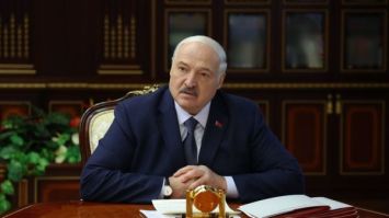 Лукашенко: Если хоть один мужик вас обидит, напишите мне! // Про Иран, проверку военных и кадры