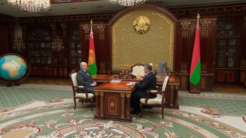 Лукашенко поручил сохранить социальную направленность в работе Беларусбанка