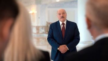 Лукашенко рассказал, на каких условиях готов провести в Беларуси досрочные выборы