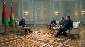 Лукашенко о внутренних причинах протестов в Беларуси: появились богатые люди, которым захотелось власти