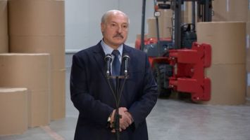 Лукашенко рассказал, почему не пользуется смартфоном и другими гаджетами