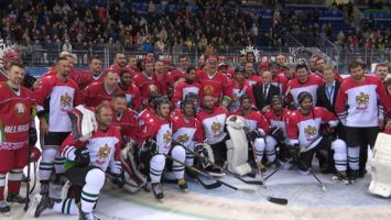 Хоккейная команда Президента Беларуси вышла в финал Рождественского турнира в Минске