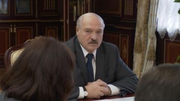 Лукашенко намерен в ближайшее время побывать на производствах защитных средств