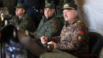 Лукашенко: Дай Бог остановиться, чтобы к третьей мировой не подойти! // Главное за октябрь