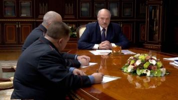 "Направляетесь на ответственные участки нашей страны" - Лукашенко назначил новых помощников по Брестской, Гродненской областям и Минску