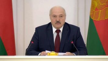 Лукашенко поручил проработать производство в Беларуси российской вакцины от коронавируса