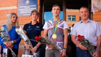 Олимпийский чемпион Владислав Гончаров посетил родную школу в Витебске