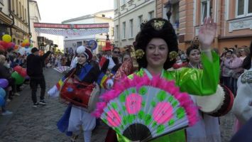 Многонациональное шествие открыло XIII Республиканский фестиваль национальных культур в Гродно