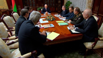Президент потребовал полностью восстановить электроснабжение в Беларуси до 
конца светового дня