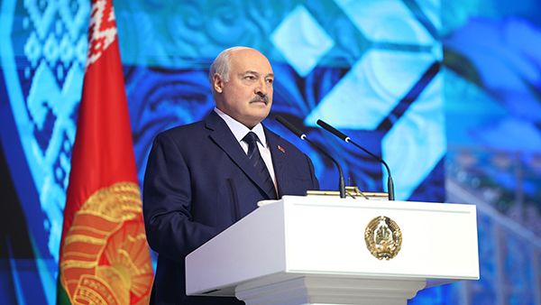 Лукашенко: Если вы хотите второй Вьетнам - вы его получите! // Про Мадуро, сельский храм и Россию