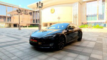 Лукашенко протестировал Tesla и поручил разработчикам белорусского электромобиля стремиться к этому уровню