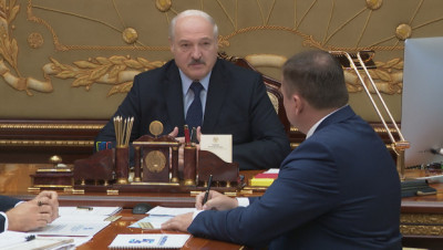 Лукашенко: крестьян просто по определению обижать нельзя 