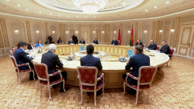 Лукашенко - губернатору Калининградской области: разделить нас искусственными барьерами не получится