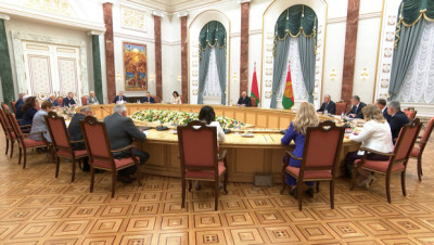 Лукашенко: Конституционному Суду нужно занять лидерскую позицию в реализации положений Основного Закона