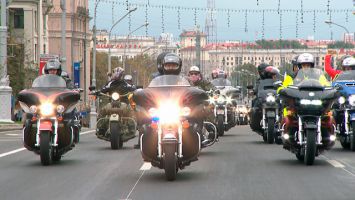 Лукашенко на Harley-Davidson принял участие в международном байкерском фестивале