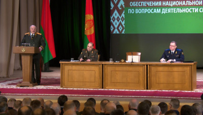 Лукашенко о задачах для Минобороны: качественно преобразовать армию и усовершенствовать систему обороны 