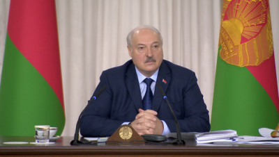 Лукашенко: я не требую космоса в сельском хозяйстве, но нам надо сохранить страну