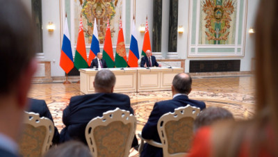 "Создали базу для рывка". Лукашенко на пальцах объяснил, в чем важность сотрудничества с Россией